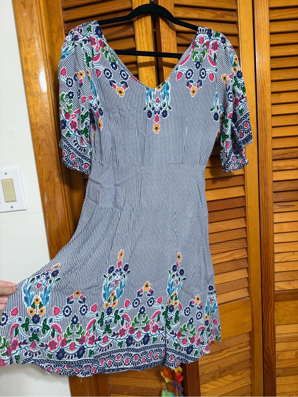 SHEIN Blue Striped V-Neck Floral Embroidered Short Dress